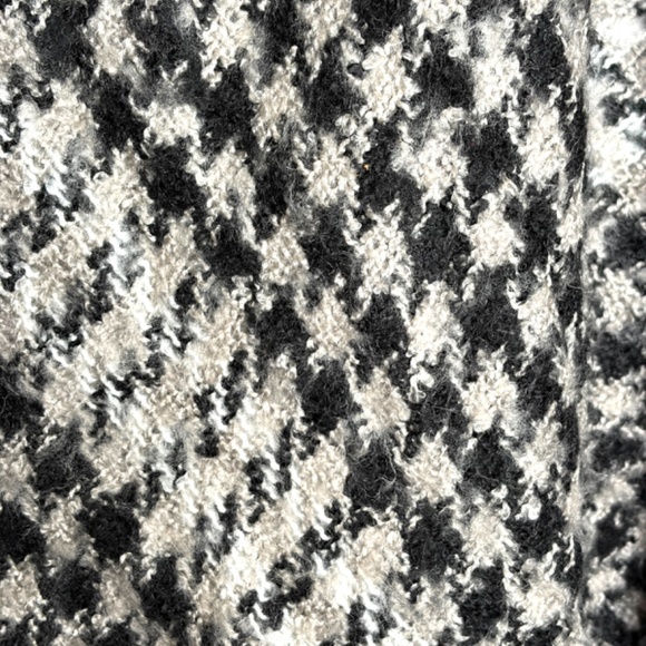 Houndstooth Cape - Picture 4 of 8
